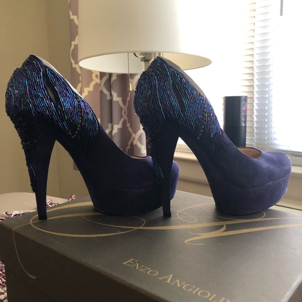 Navy heels